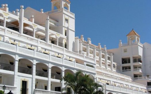 HOLLIWOOD MIRAGE