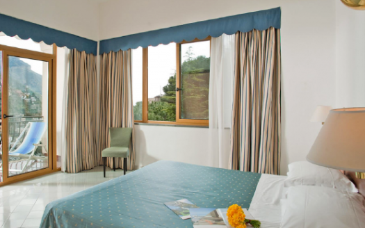 HOTEL ROYAL